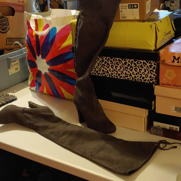 Boots - Picture 2 of 4